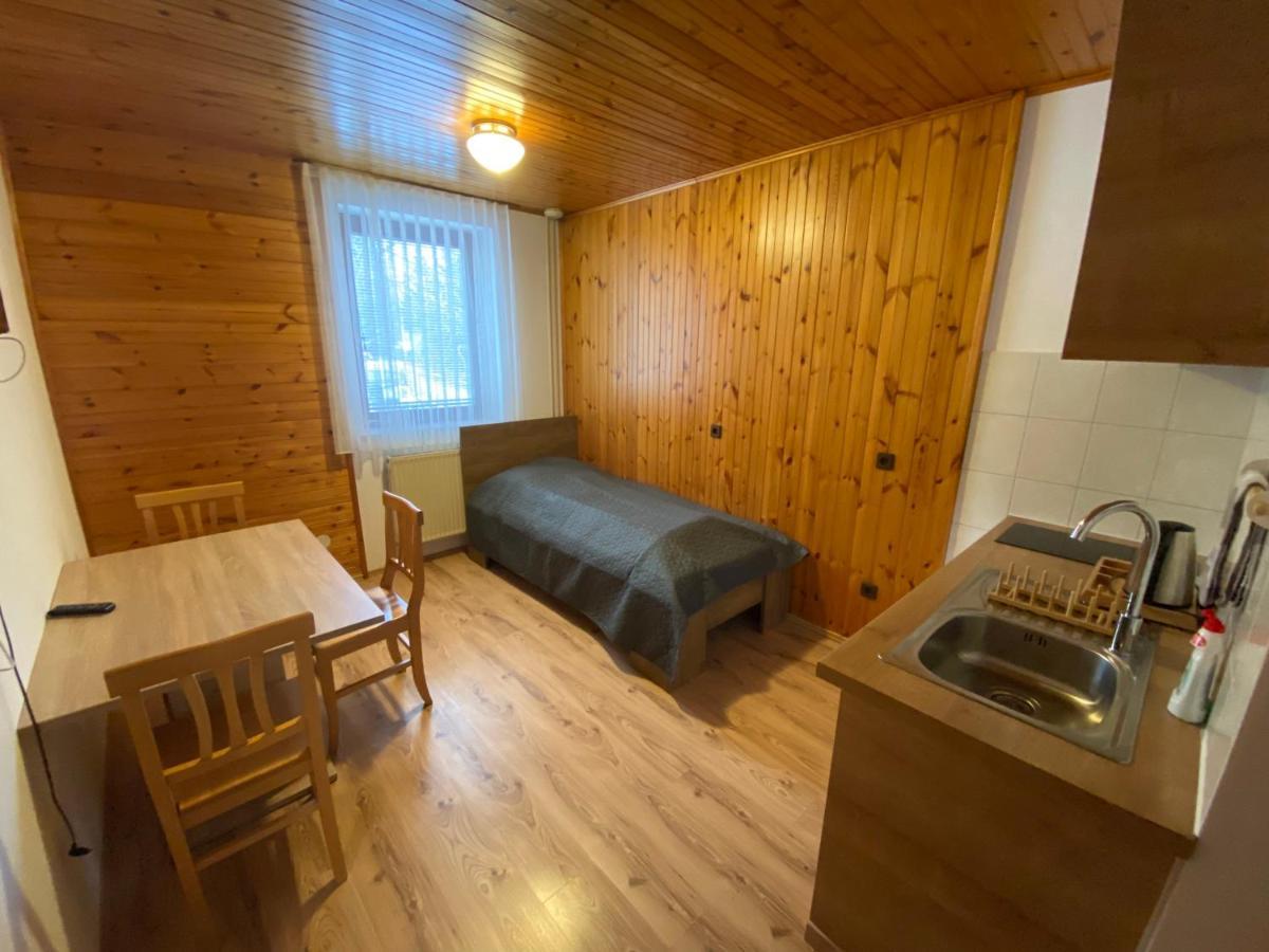 Encijan Apartments Лог под Мангартом Екстериор снимка